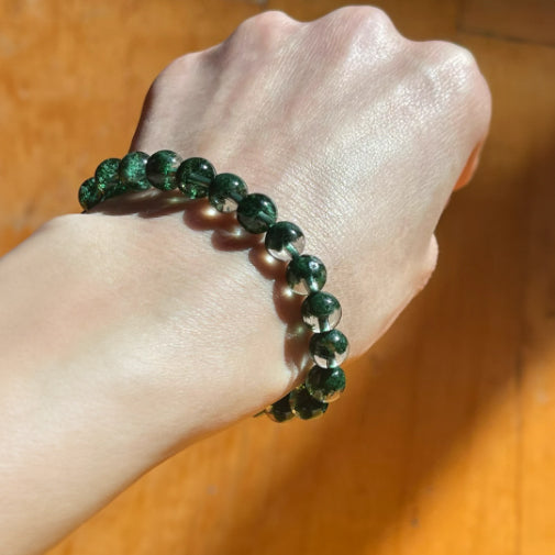 The Perfect Fusion of Energy and Meditation | Green Phantom Crystal Bracelet Aids Inner Peace
